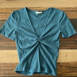 Wonens blue size small short sleeve shirt